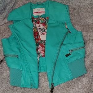 Crop pleather vest